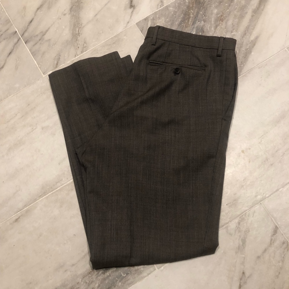 Banana Republic classic fit. 38x34